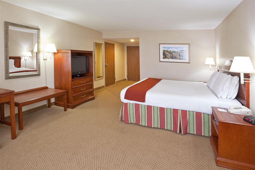 Holiday Inn Express Hotel & Suites Bowling Green By Ihg Quarto foto