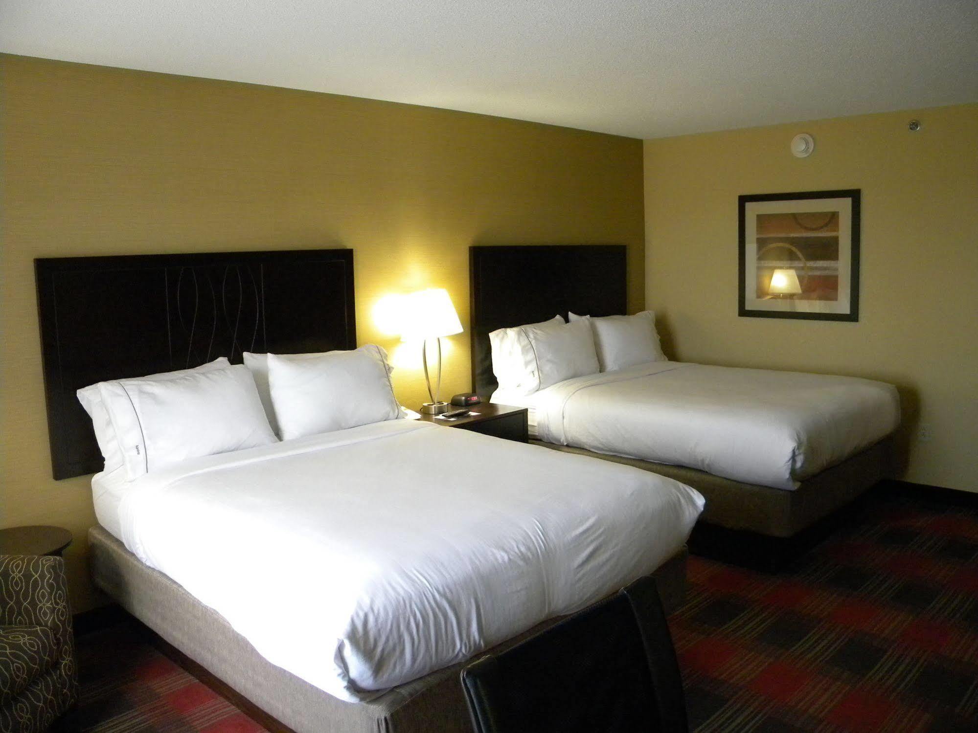 Holiday Inn Express Hotel & Suites Bowling Green By Ihg Exterior foto